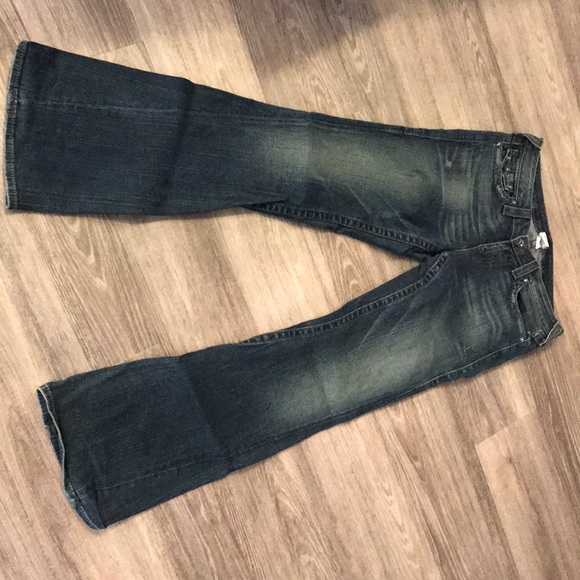 True Religion Jeans: Size 31 w/ rhinestone - Picture 3 of 6